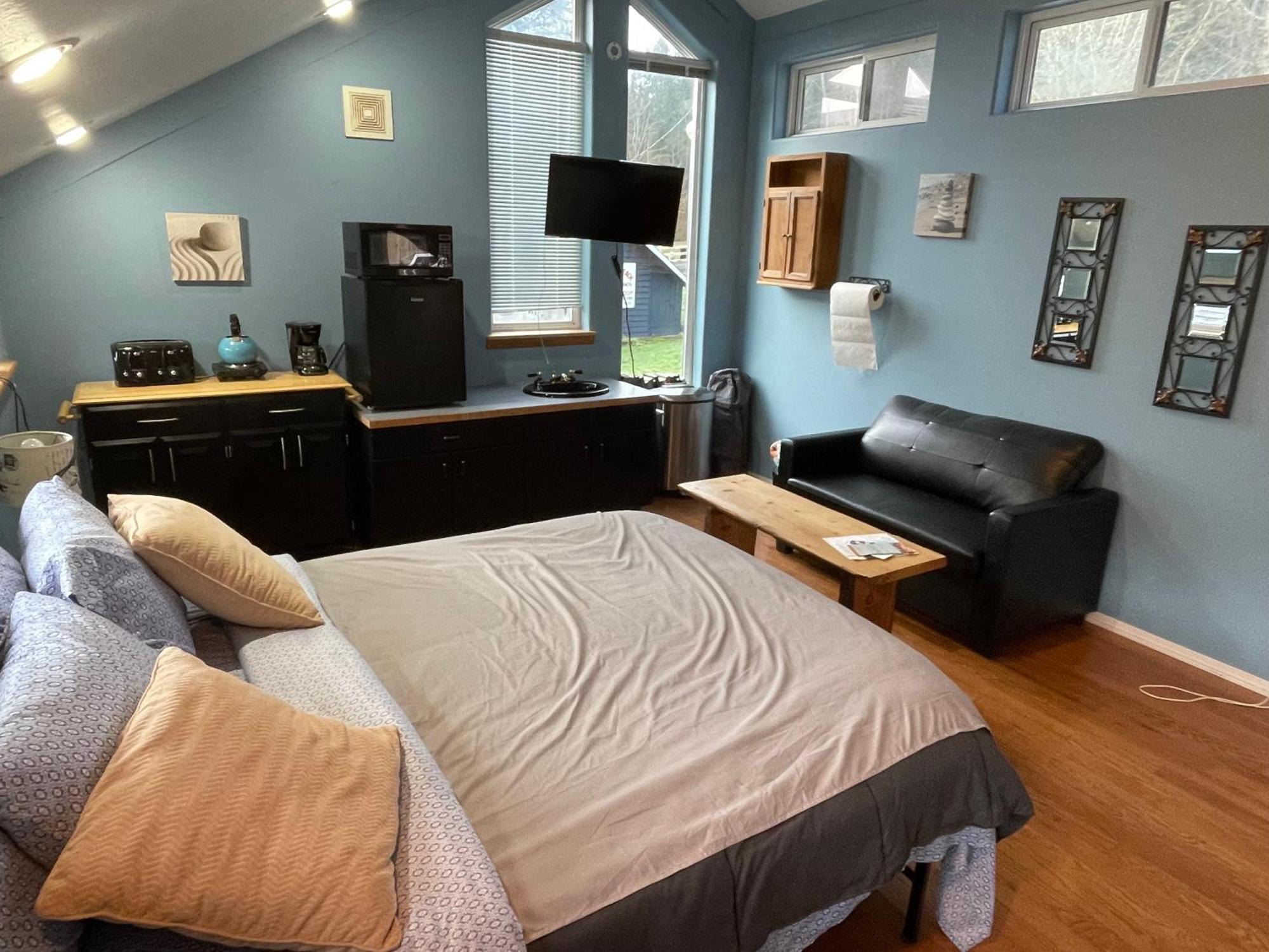 Oceanfront Studio/Loft: Alpacas, Oysters & Kayaks Shelton Exteriér fotografie
